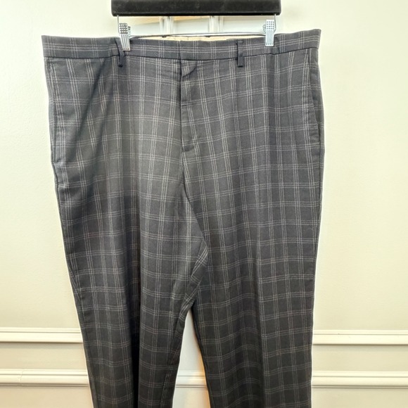 Banana Republic Mens 42x34 Standard Fit 100% Wool Plaid Dress Pants Black Grey - Picture 2 of 6